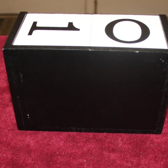 Wood Desk Calendar Block Decor - Picture 3 of 4